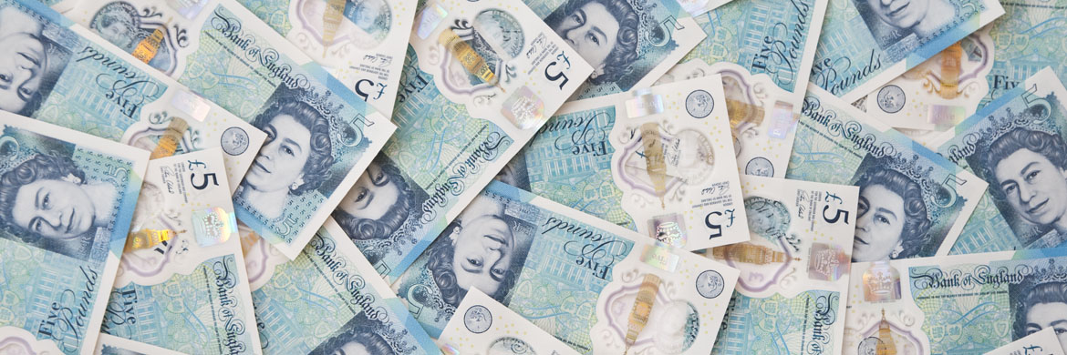 currency-newsPound fluctuates gloomy UK economic outlook
