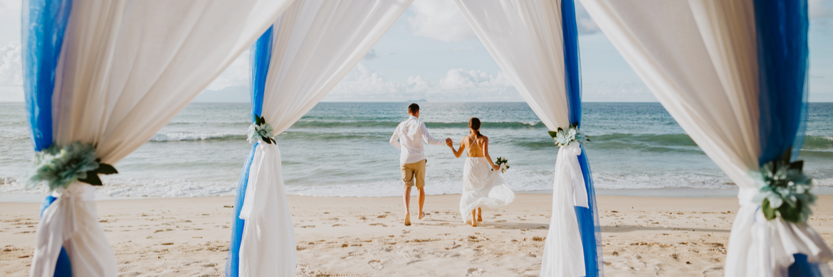 currency-newsMonthly Wrap: Could getting married abroad save you thousands? 